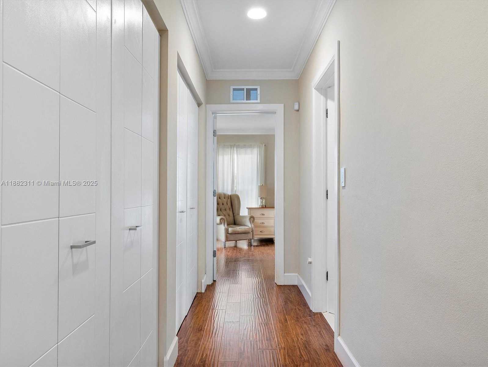 Small Image of 11407 NORTH BAYSHORE DR, North Miami Number 33