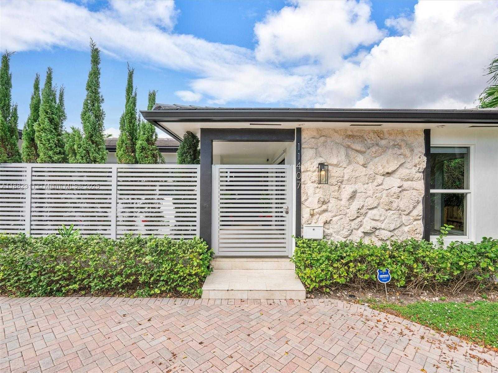 Small Image of 11407 NORTH BAYSHORE DR, North Miami Number 4