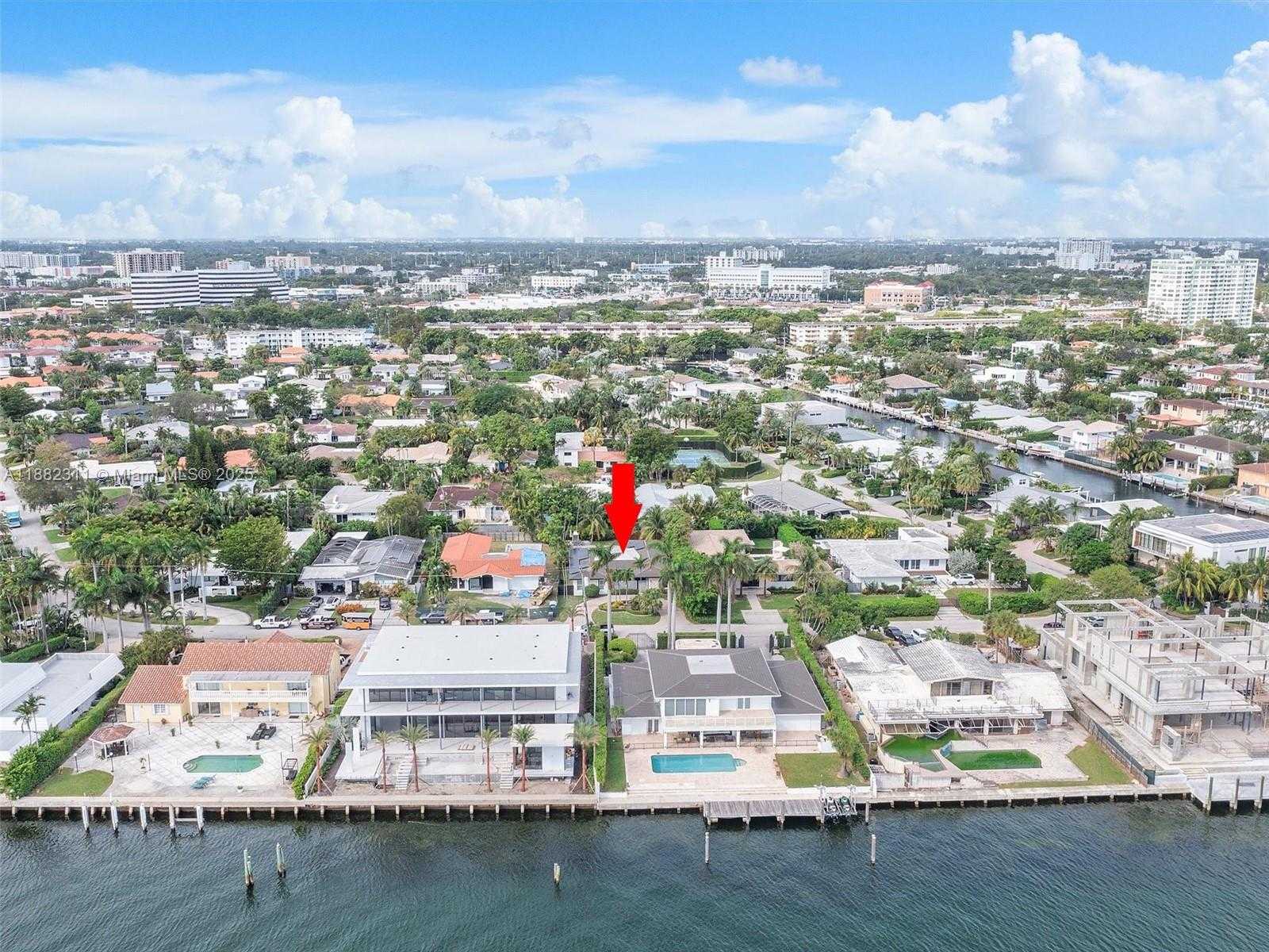 Small Image of 11407 NORTH BAYSHORE DR, North Miami Number 43