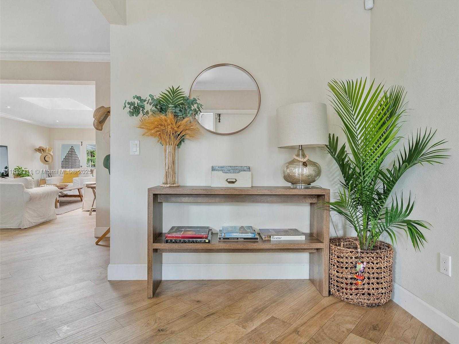 Small Image of 11407 NORTH BAYSHORE DR, North Miami Number 7