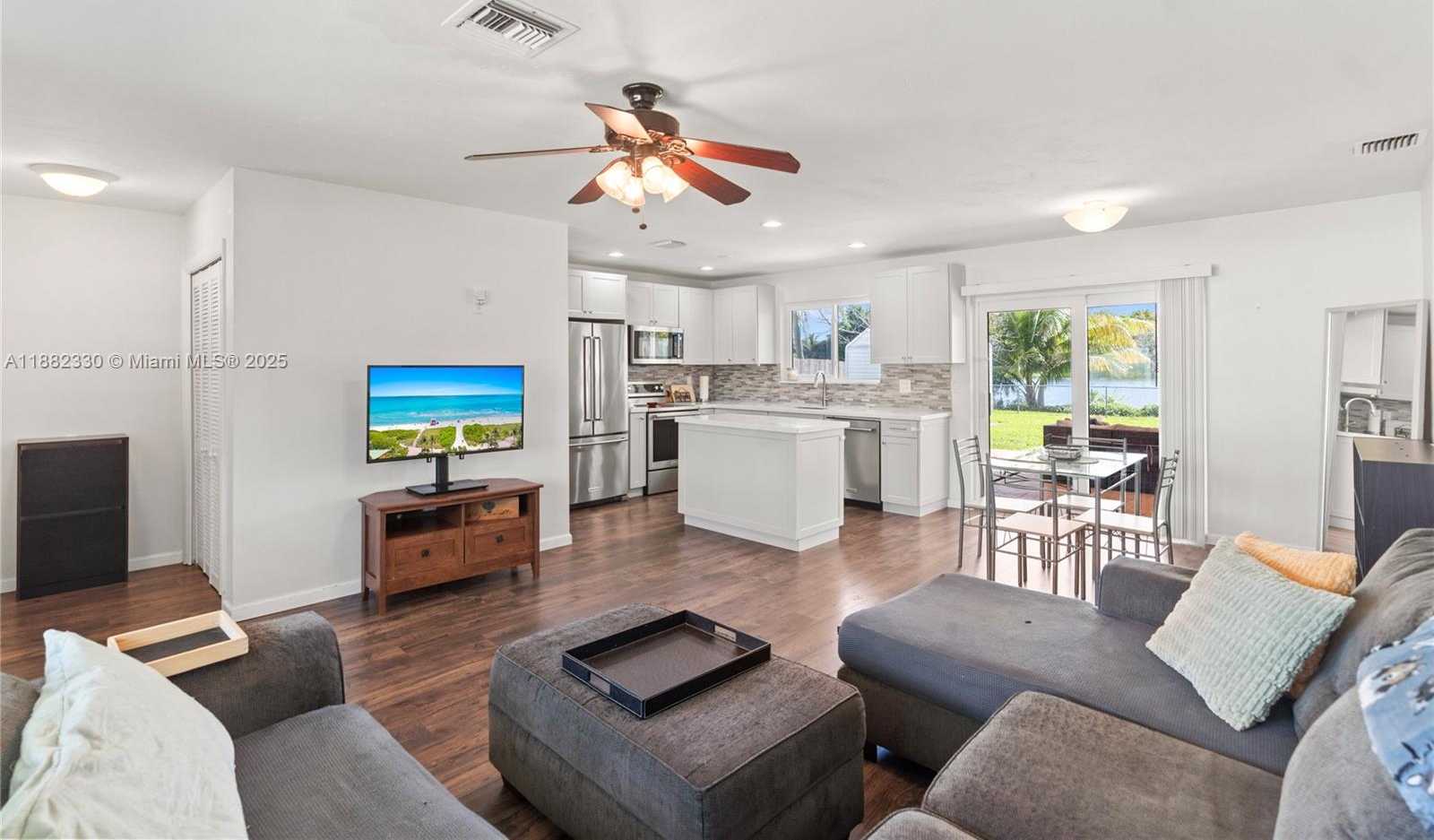 Small Image of 1301 NORTH WEST 87TH WAY, Pembroke Pines Number 10