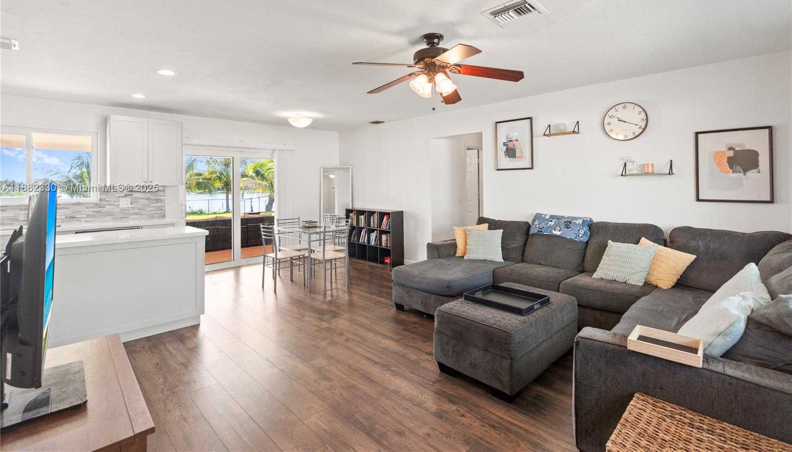 Small Image of 1301 NORTH WEST 87TH WAY, Pembroke Pines Number 11