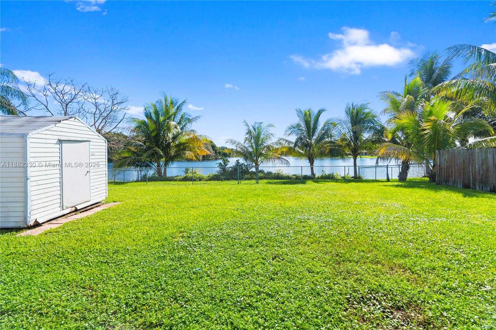 Small Image of 1301 NORTH WEST 87TH WAY, Pembroke Pines Number 28