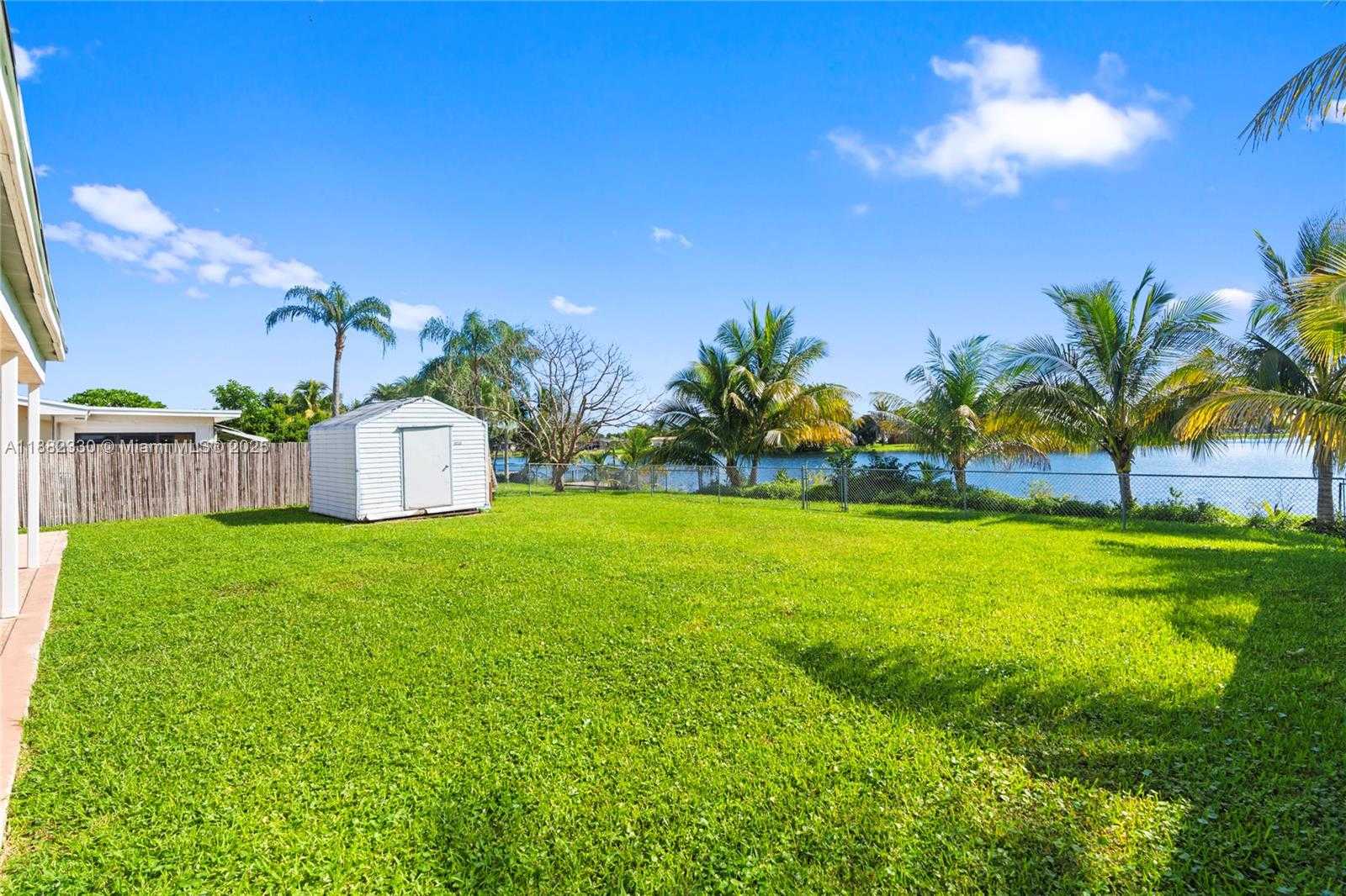 Small Image of 1301 NORTH WEST 87TH WAY, Pembroke Pines Number 29