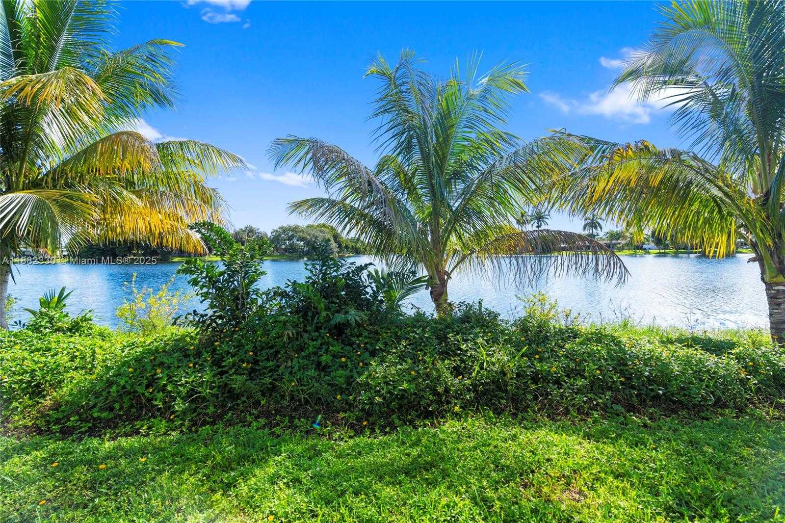Small Image of 1301 NORTH WEST 87TH WAY, Pembroke Pines Number 6