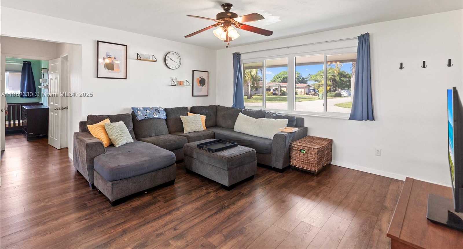 Small Image of 1301 NORTH WEST 87TH WAY, Pembroke Pines Number 7