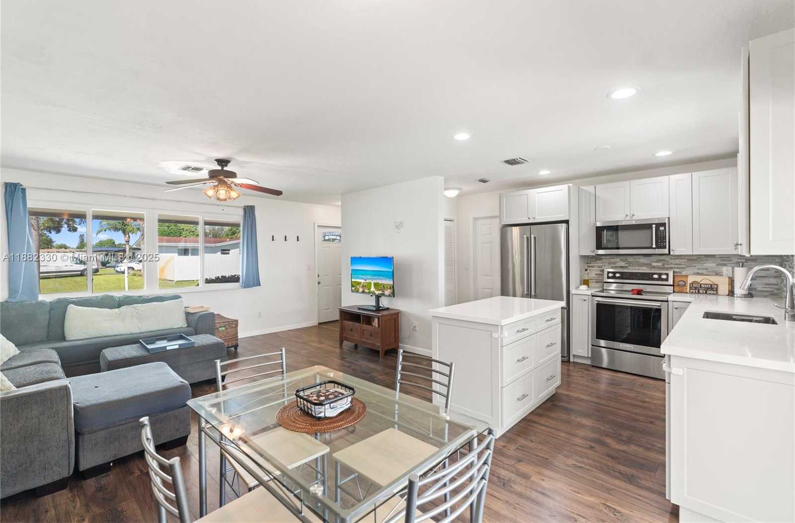 Small Image of 1301 NORTH WEST 87TH WAY, Pembroke Pines Number 8
