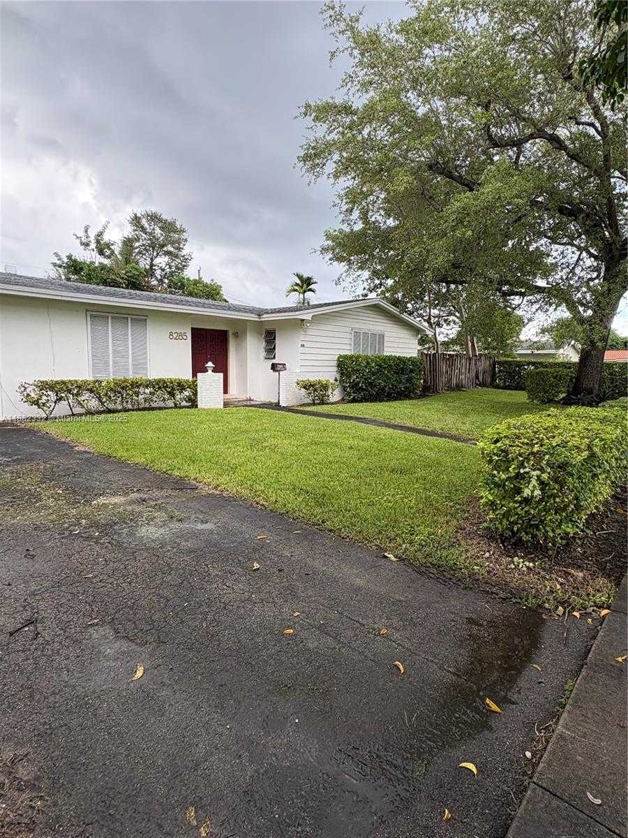 Small Image of 8285 SOUTH WEST 104TH ST, Miami Number 5