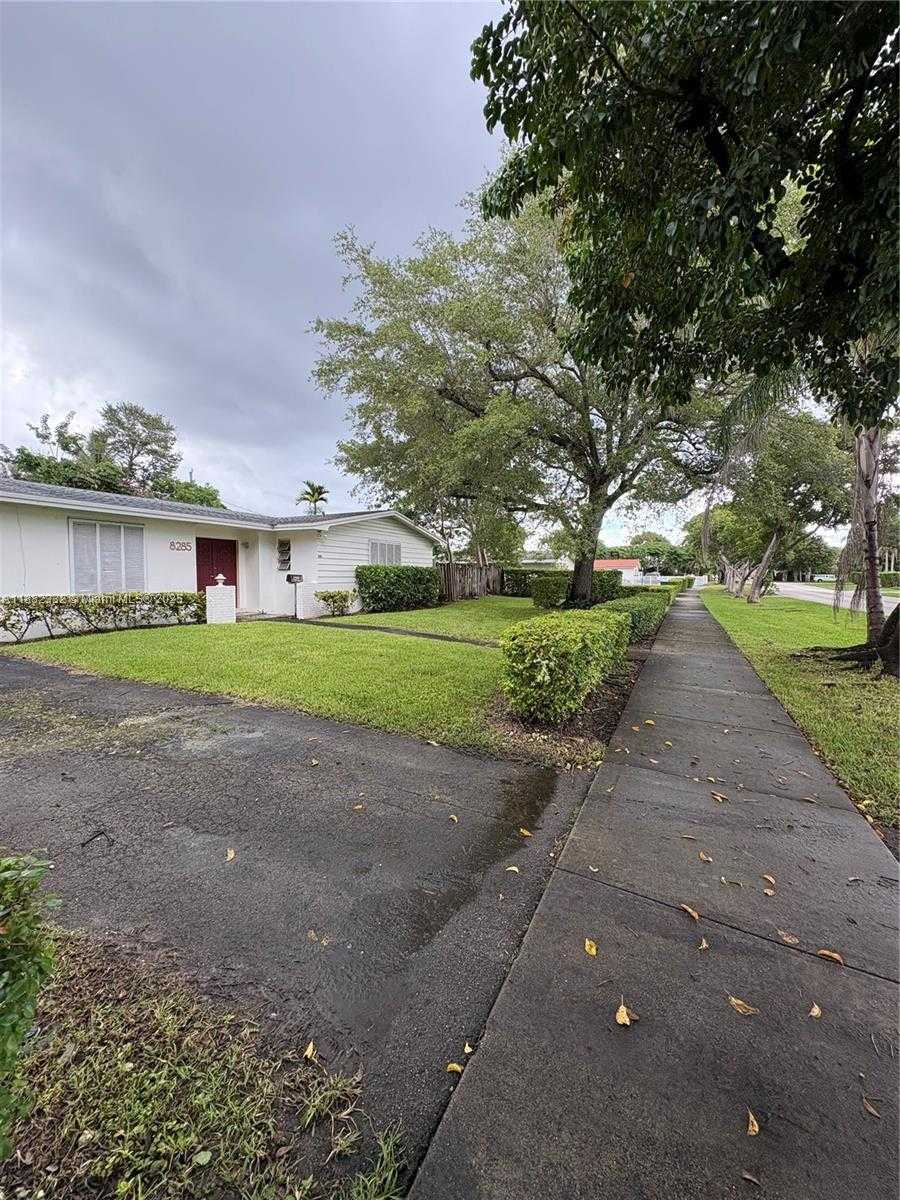 Small Image of 8285 SOUTH WEST 104TH ST, Miami Number 6