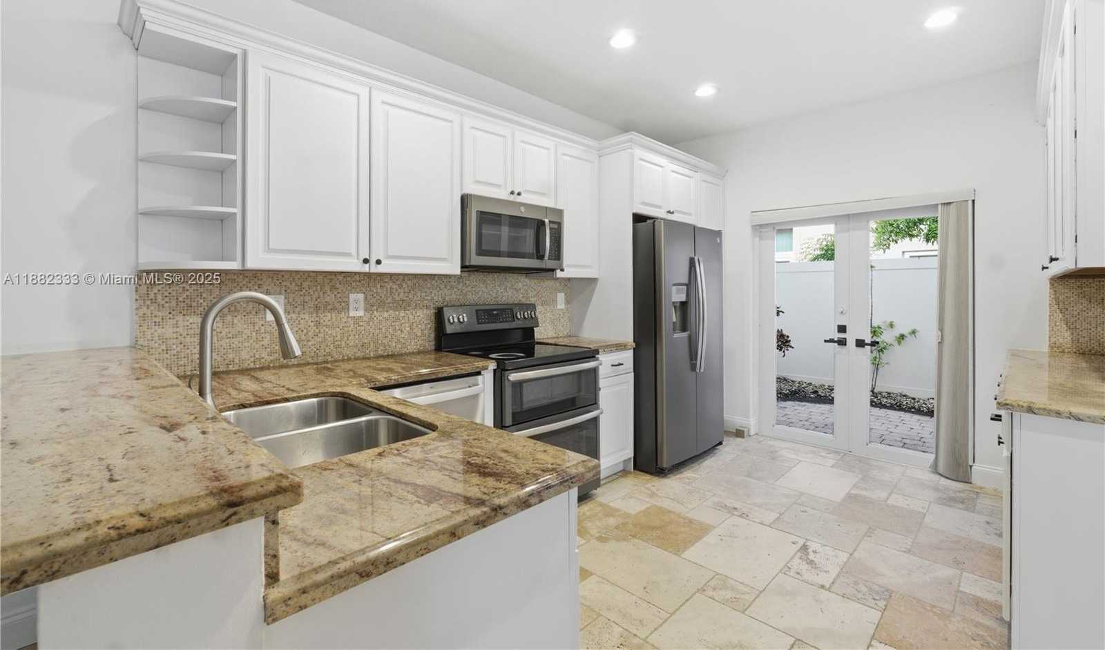 Small Image of 3625 MURANO DR, Hollywood Number 12