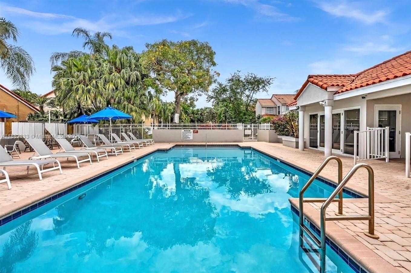 Small Image of 3625 MURANO DR, Hollywood Number 21