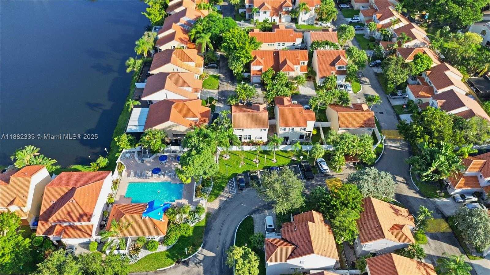Small Image of 3625 MURANO DR, Hollywood Number 29