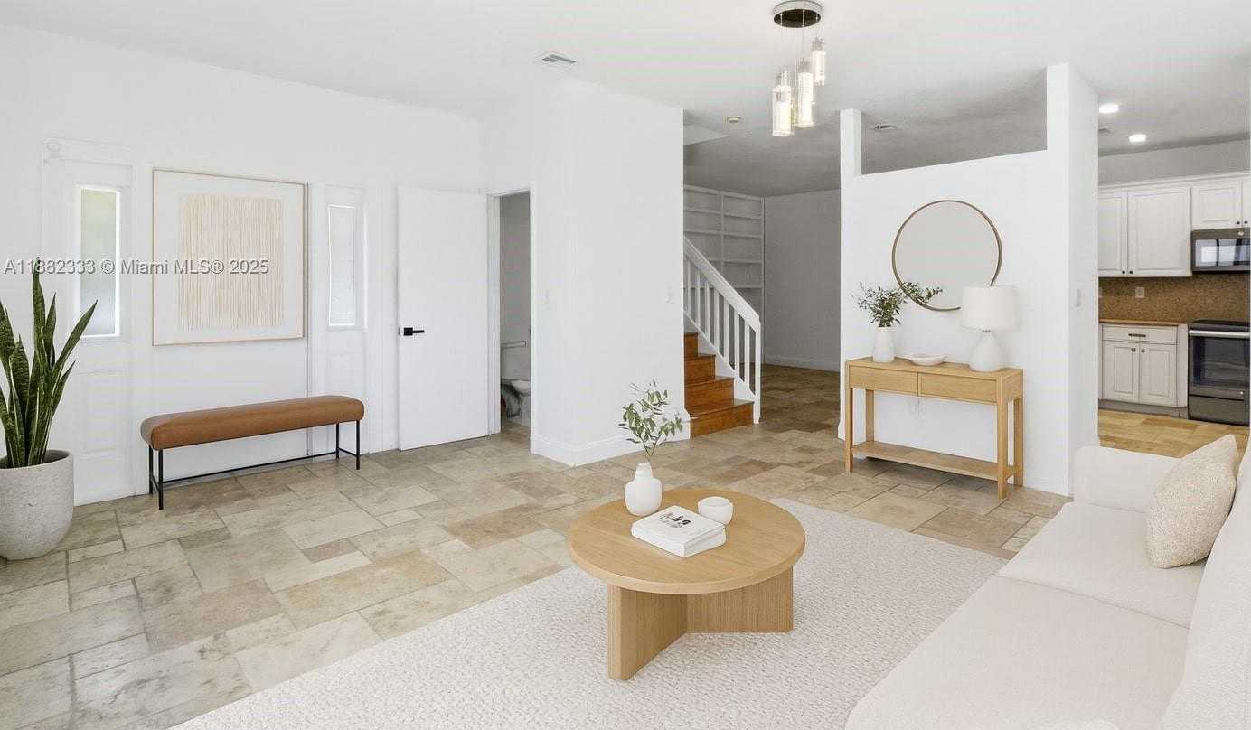 Small Image of 3625 MURANO DR, Hollywood Number 6