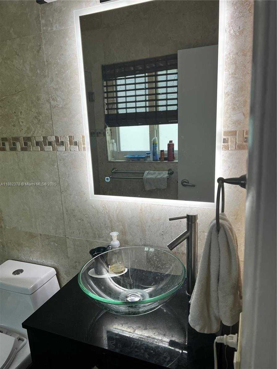 Small Image of 8435 SOUTH WEST 156TH ST, Palmetto Bay Number 13