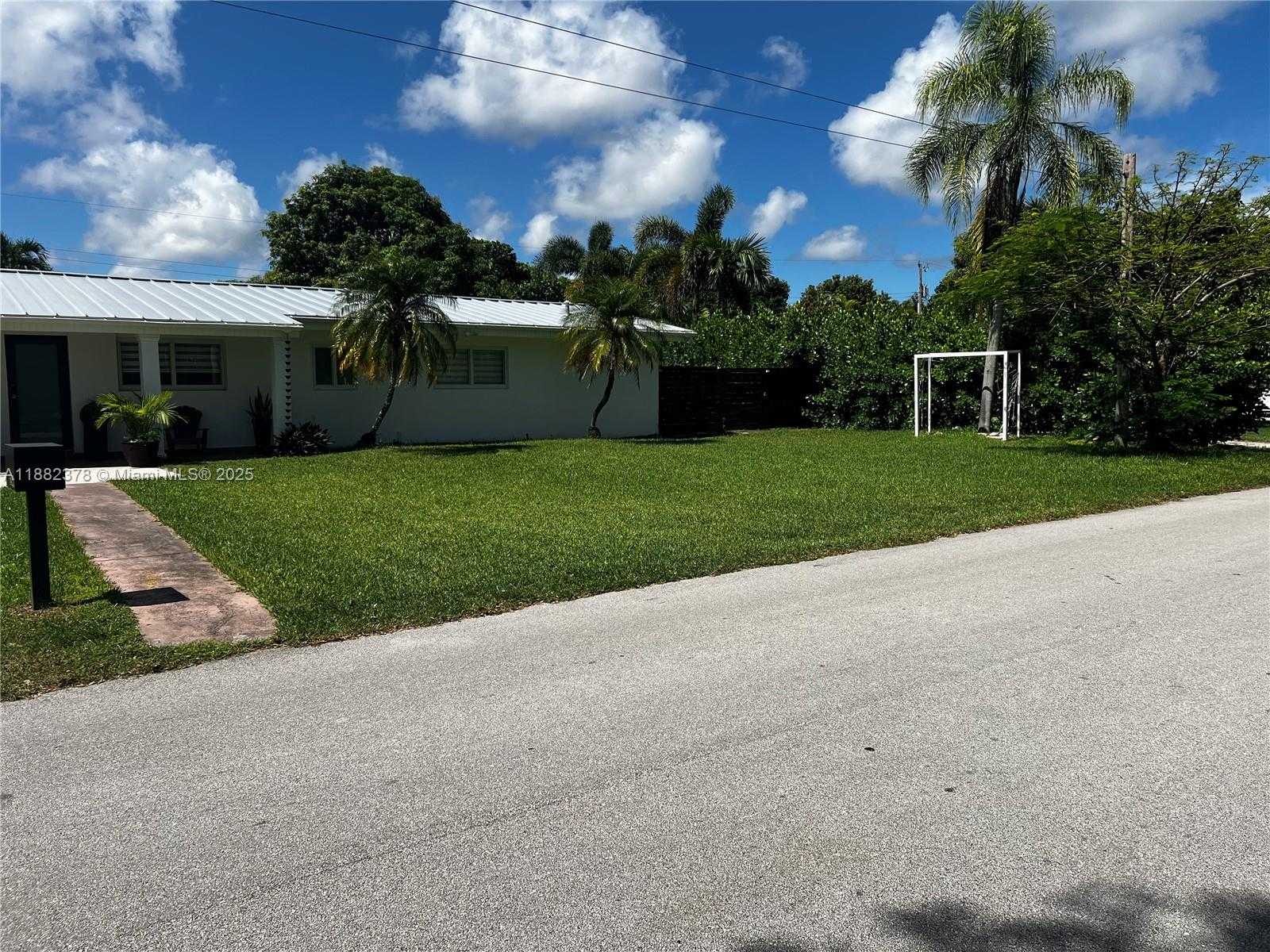 Small Image of 8435 SOUTH WEST 156TH ST, Palmetto Bay Number 19