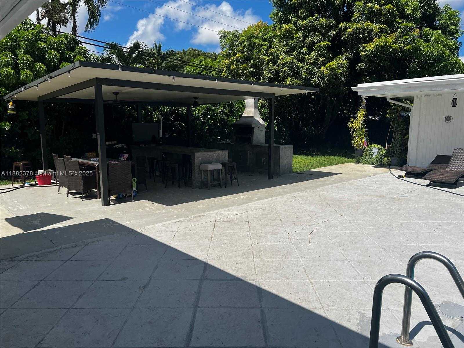 Small Image of 8435 SOUTH WEST 156TH ST, Palmetto Bay Number 3