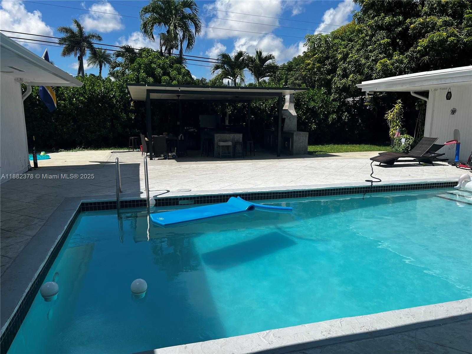 Small Image of 8435 SOUTH WEST 156TH ST, Palmetto Bay Number 4