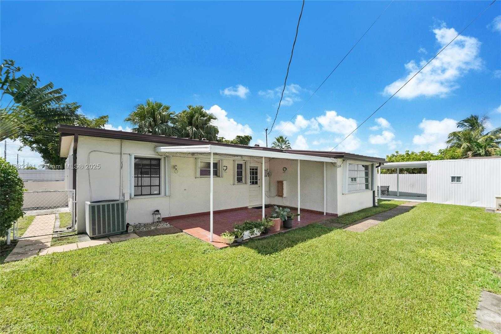 Small Image of 1015 WEST 64TH ST, Hialeah Number 16