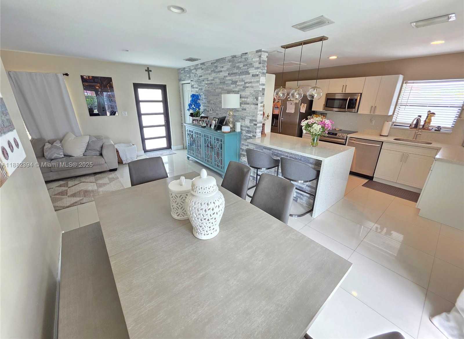 Small Image of 19631 NORTH WEST 45TH AVE, Miami Gardens Number 16