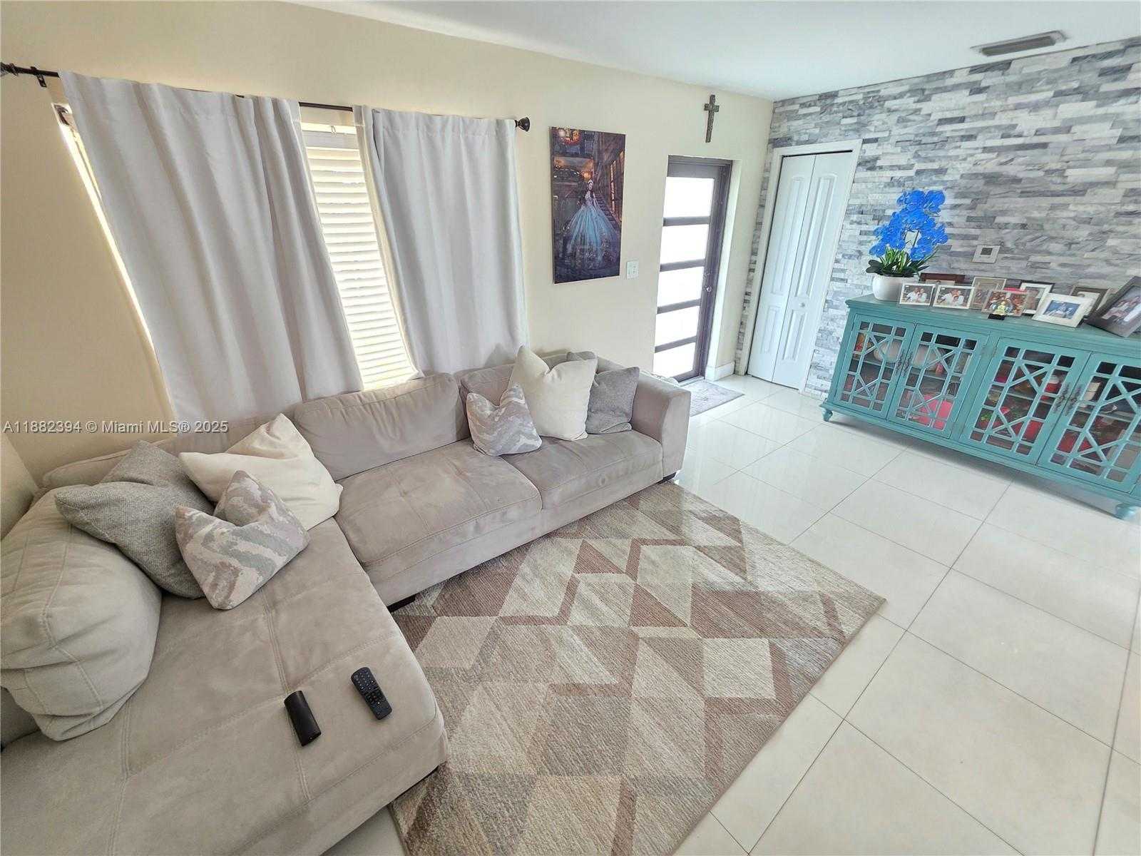 Small Image of 19631 NORTH WEST 45TH AVE, Miami Gardens Number 18