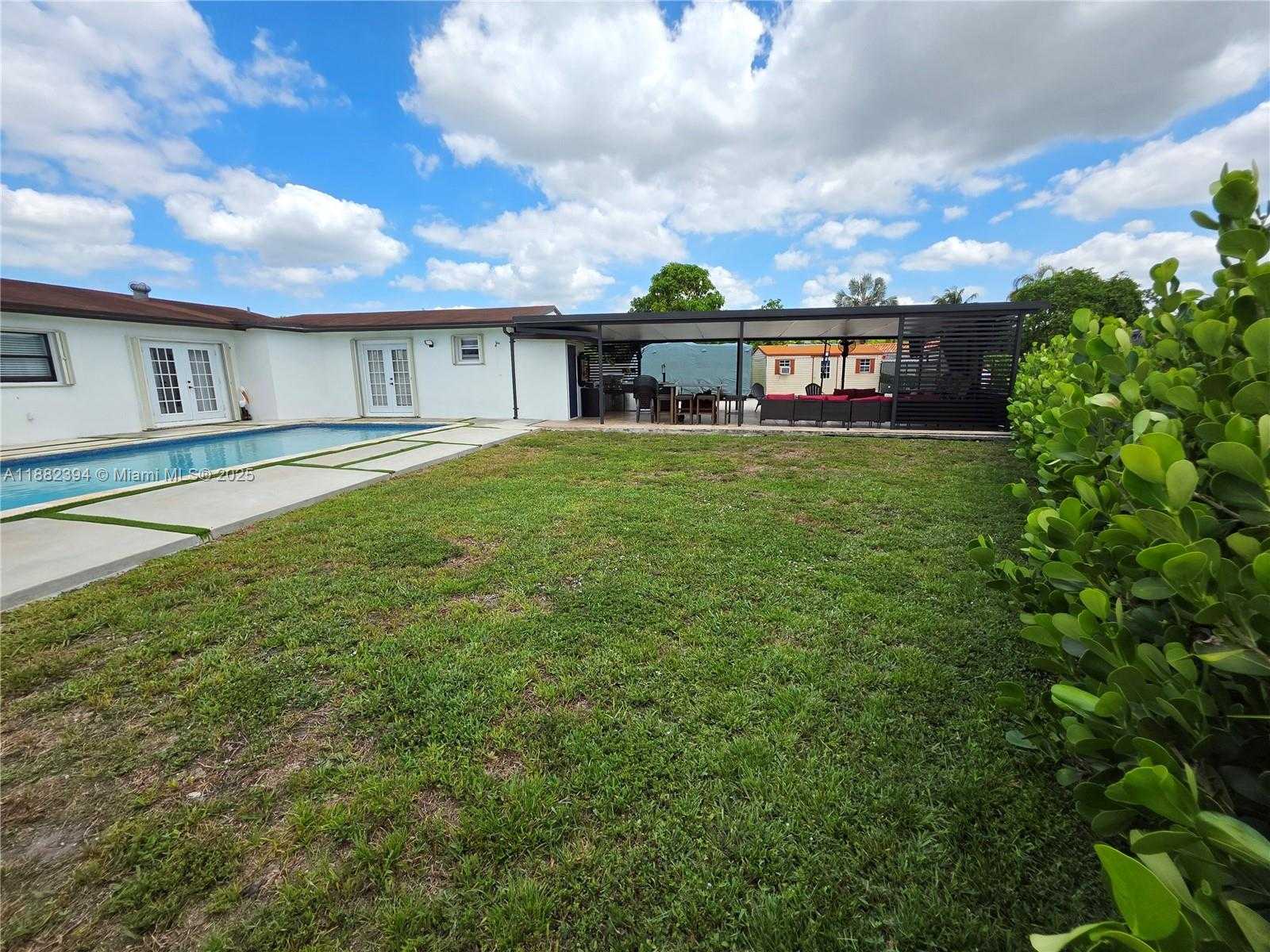Small Image of 19631 NORTH WEST 45TH AVE, Miami Gardens Number 29