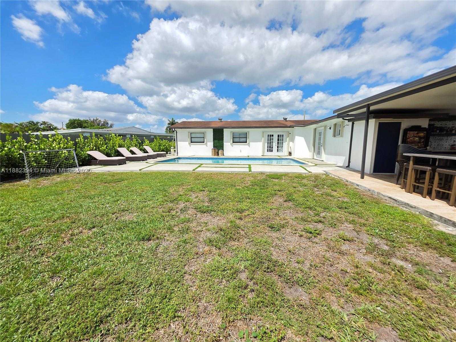 Small Image of 19631 NORTH WEST 45TH AVE, Miami Gardens Number 31