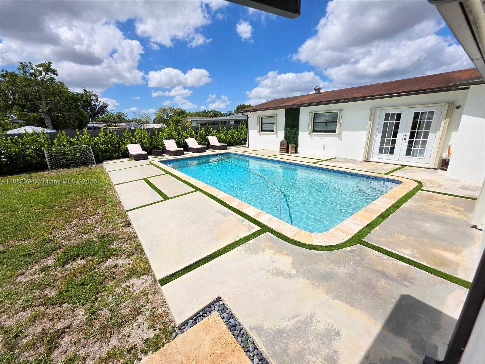Small Image of 19631 NORTH WEST 45TH AVE, Miami Gardens Number 33