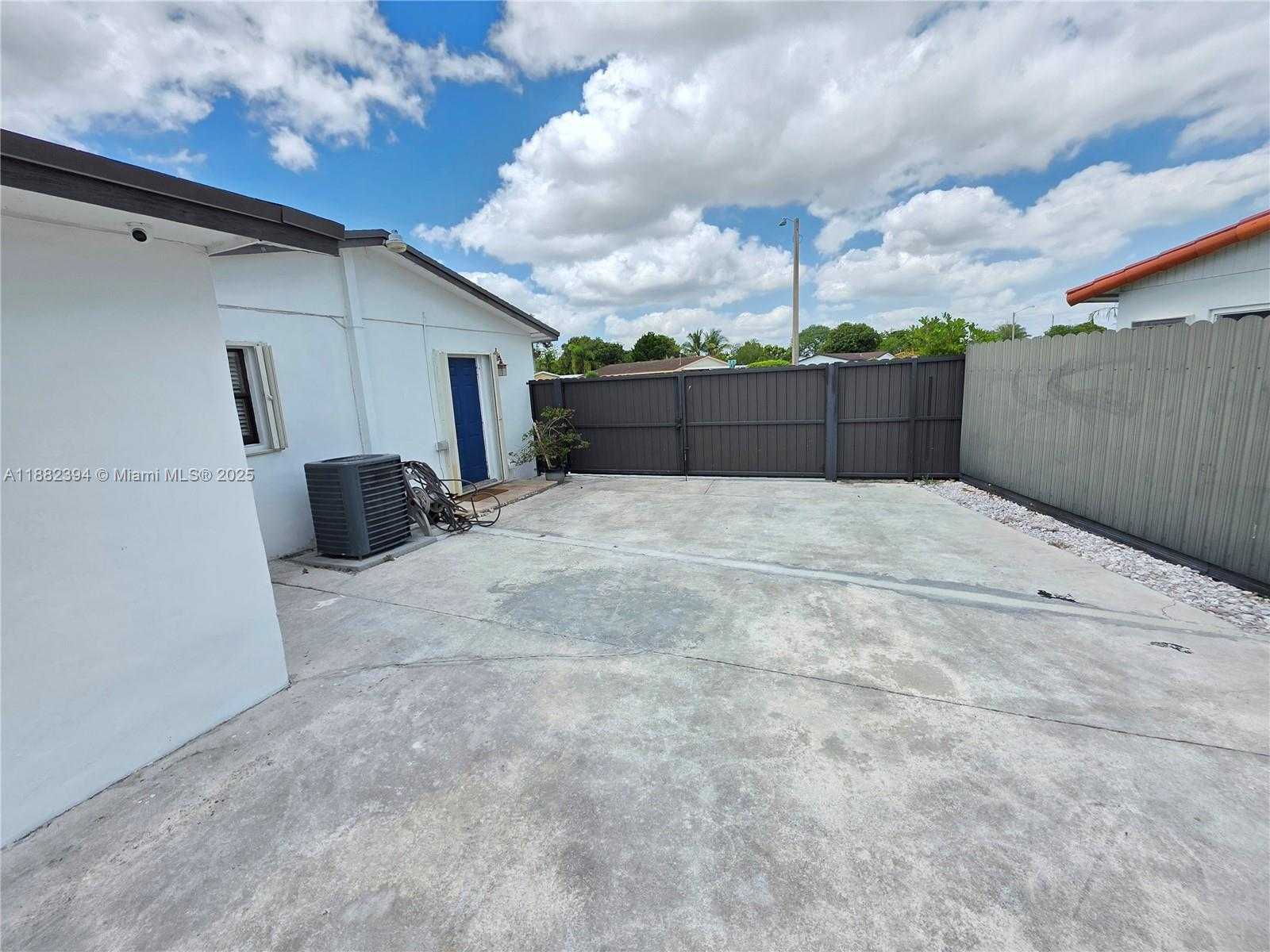 Small Image of 19631 NORTH WEST 45TH AVE, Miami Gardens Number 38