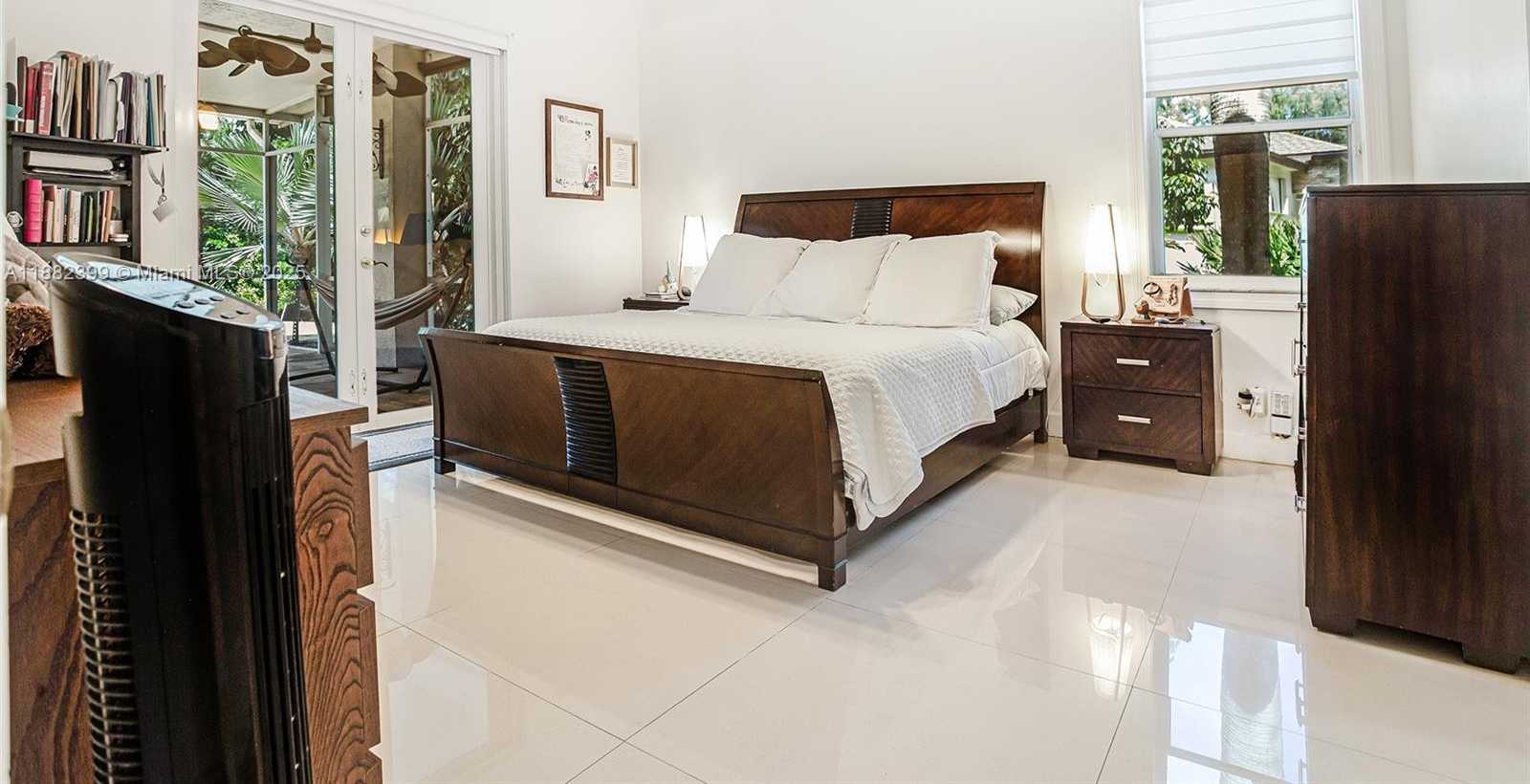 Small Image of 5911 SOUTH WEST 199TH AVE, Pembroke Pines Number 13