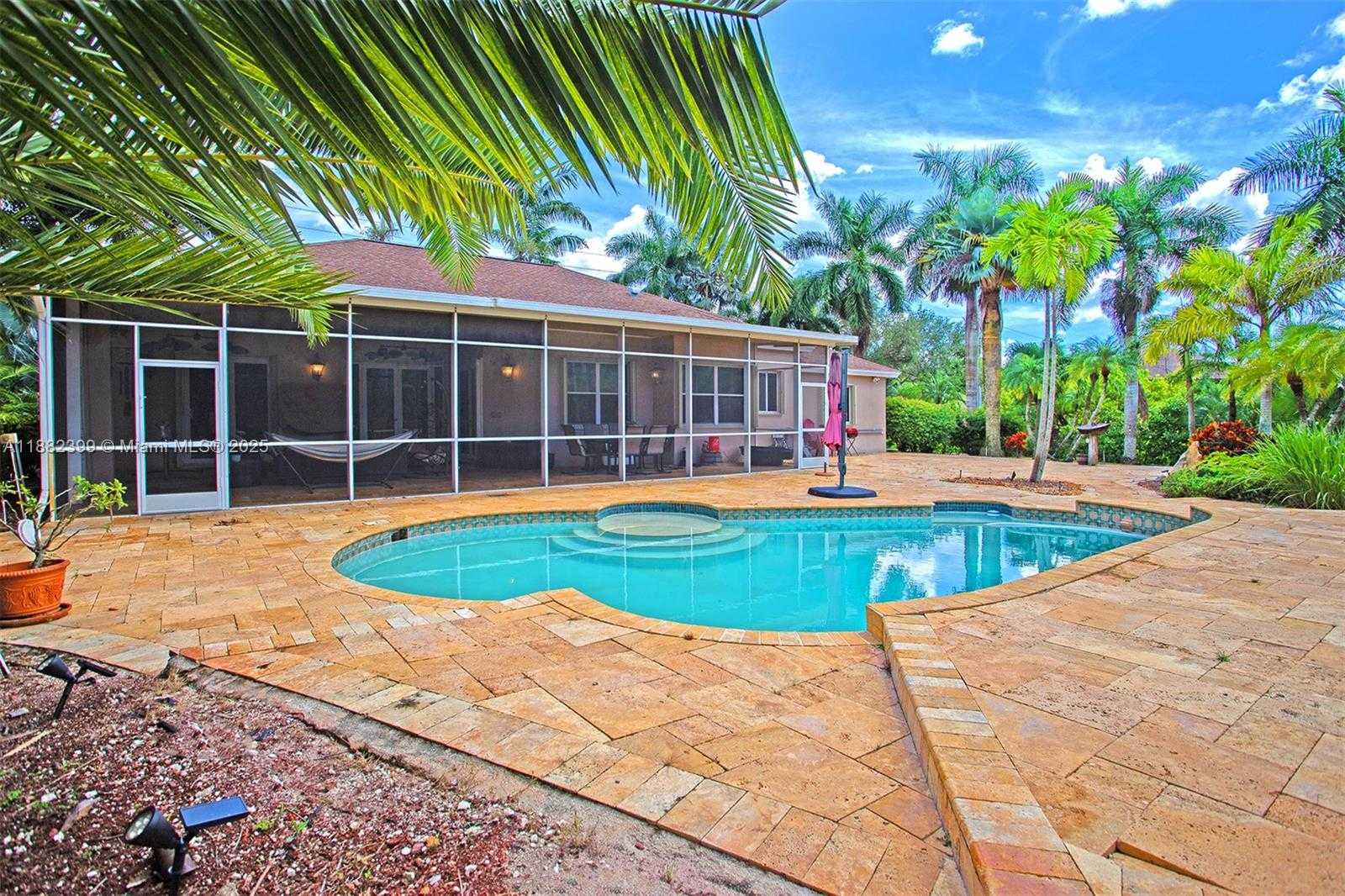 Small Image of 5911 SOUTH WEST 199TH AVE, Pembroke Pines Number 24