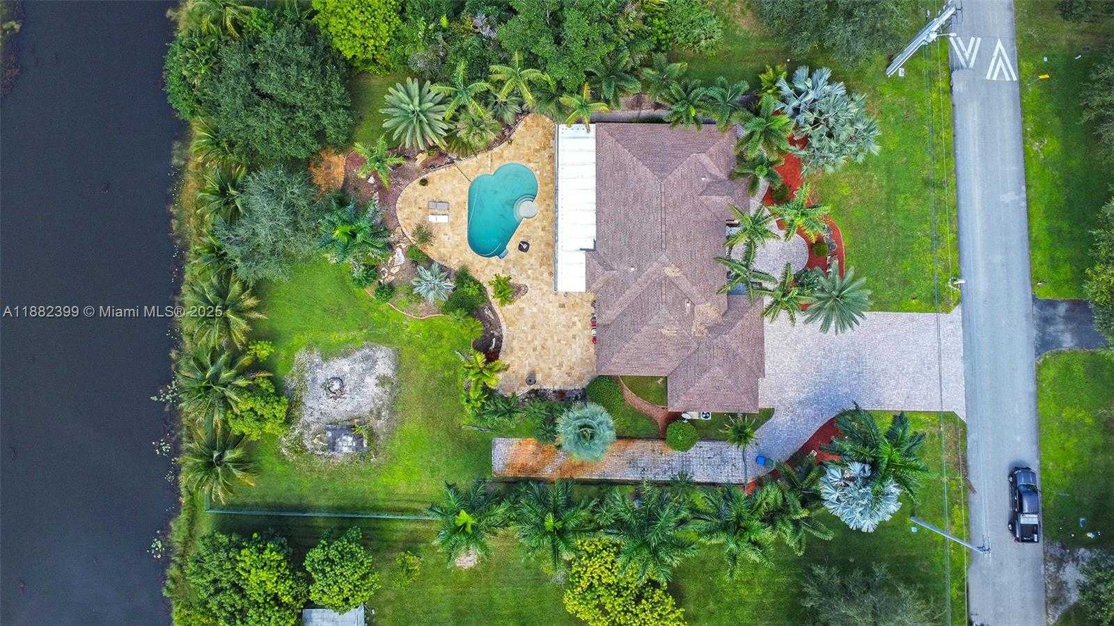 Small Image of 5911 SOUTH WEST 199TH AVE, Pembroke Pines Number 35