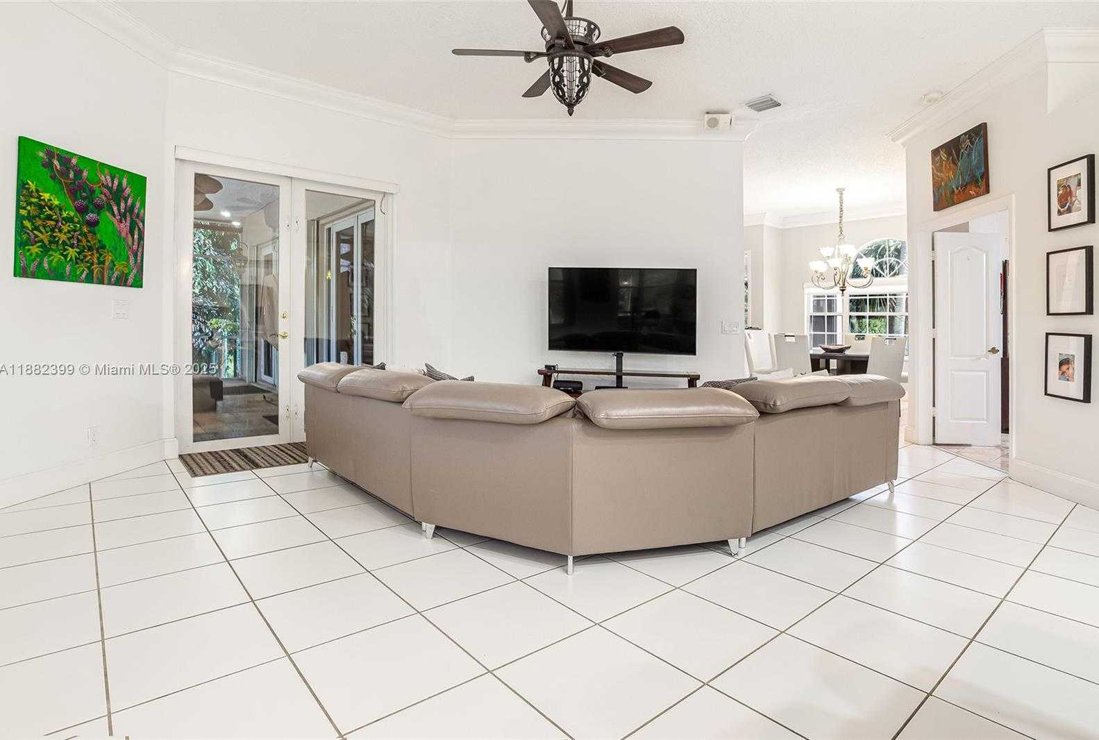 Small Image of 5911 SOUTH WEST 199TH AVE, Pembroke Pines Number 9