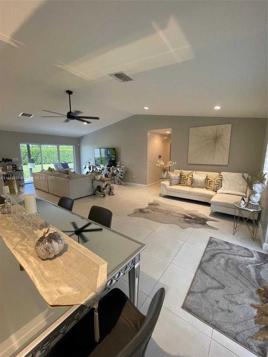 Small Image of 20605 SOUTH WEST 319TH ST, Homestead Number 13