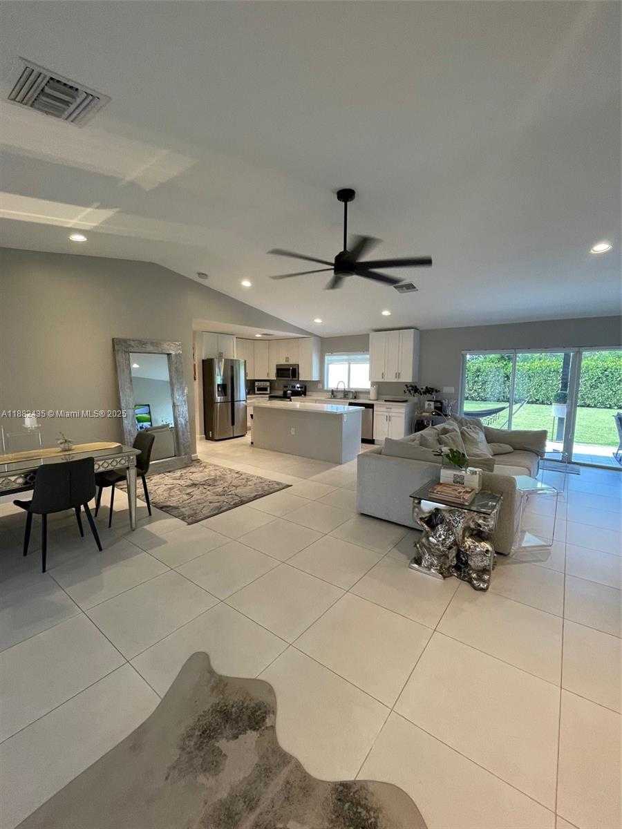 Small Image of 20605 SOUTH WEST 319TH ST, Homestead Number 14