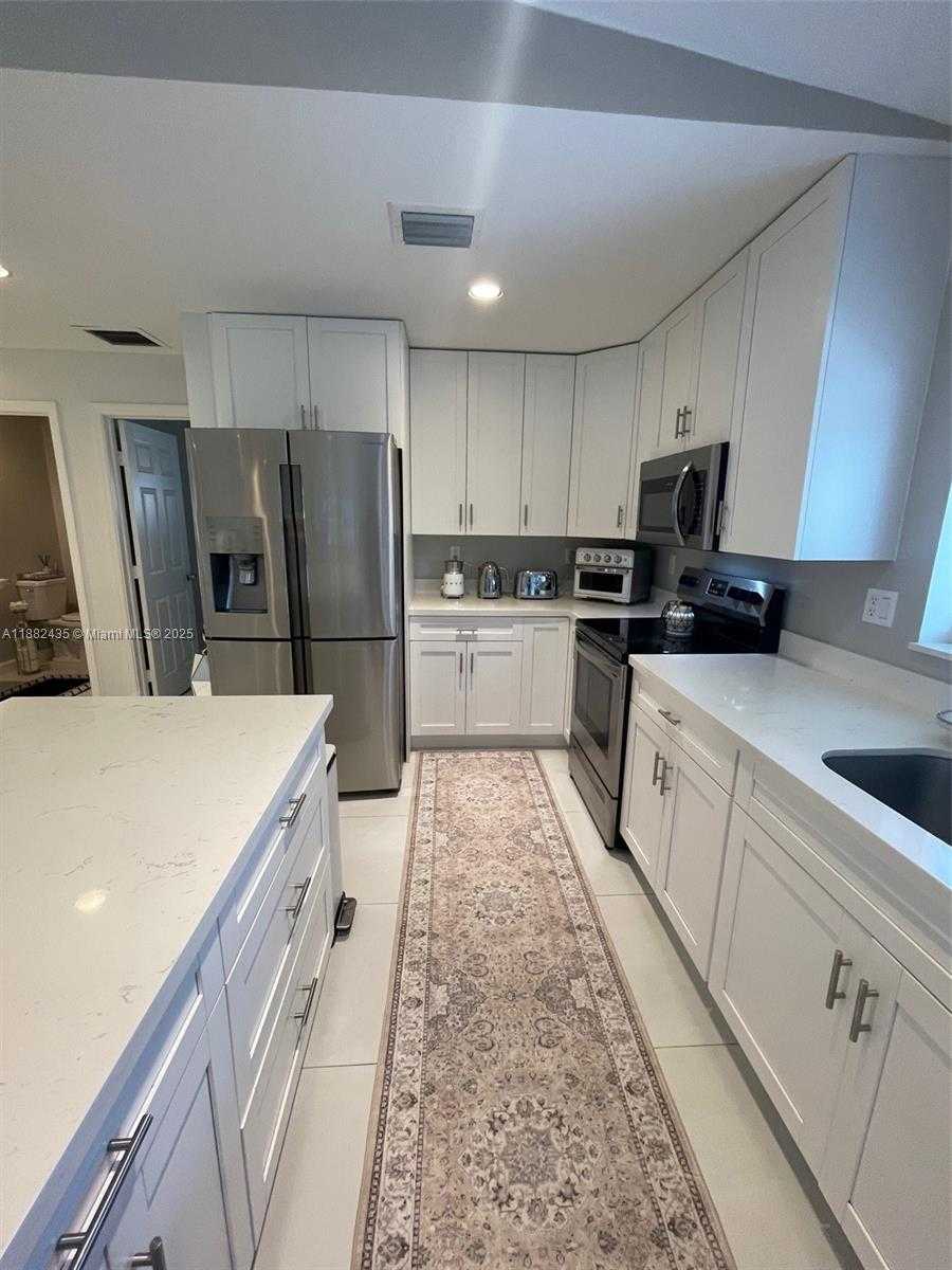 Small Image of 20605 SOUTH WEST 319TH ST, Homestead Number 16