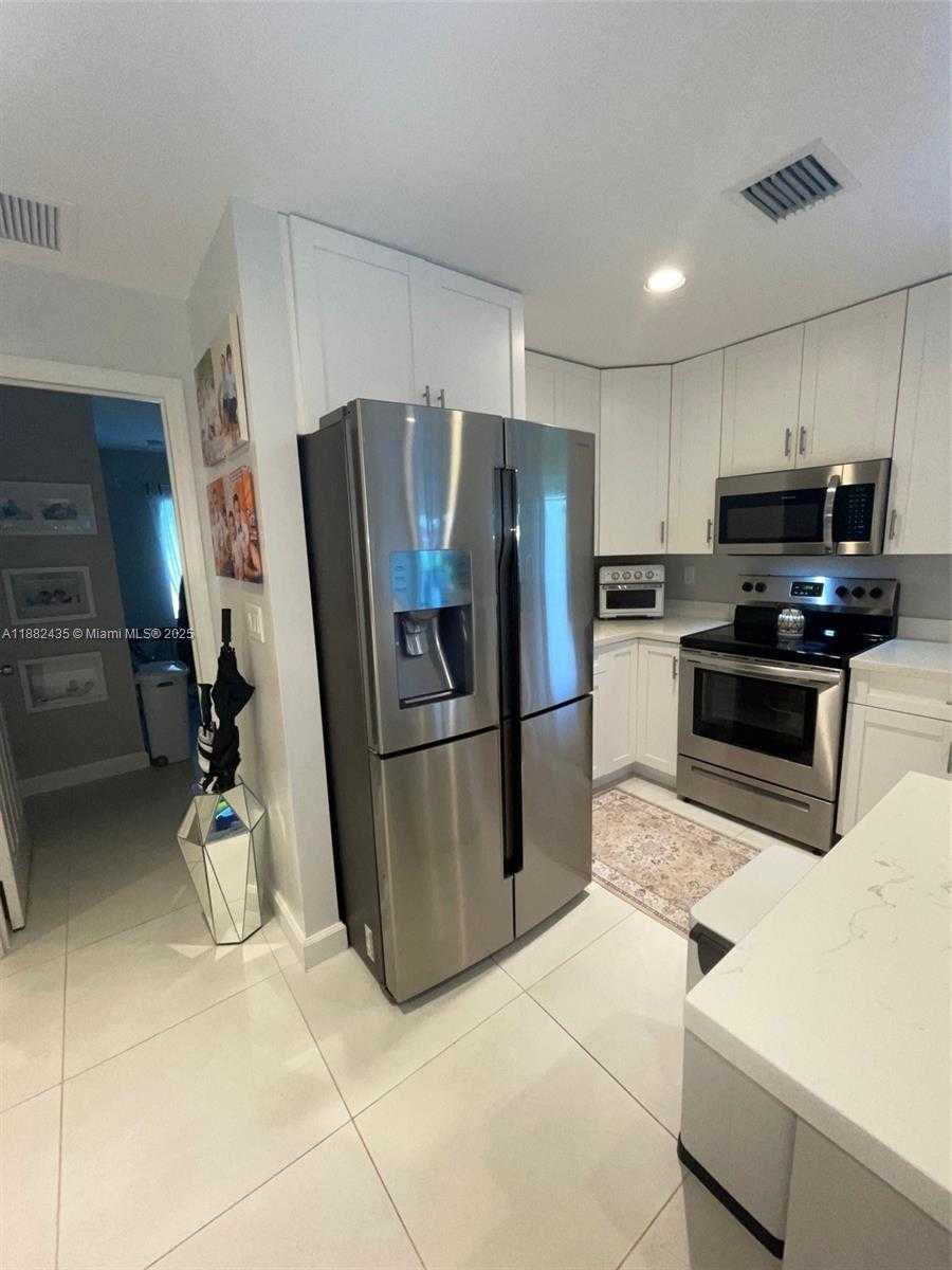 Small Image of 20605 SOUTH WEST 319TH ST, Homestead Number 18