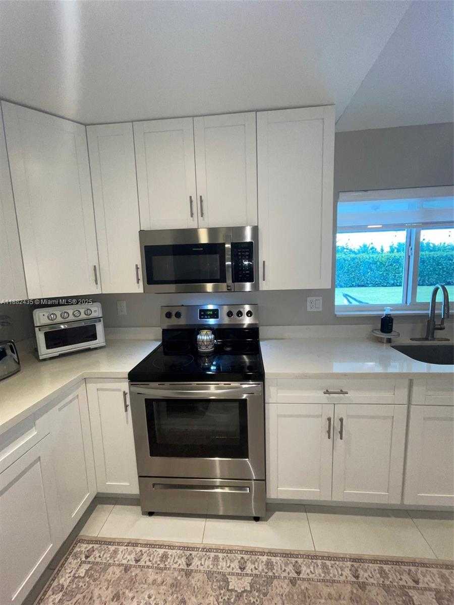 Small Image of 20605 SOUTH WEST 319TH ST, Homestead Number 19