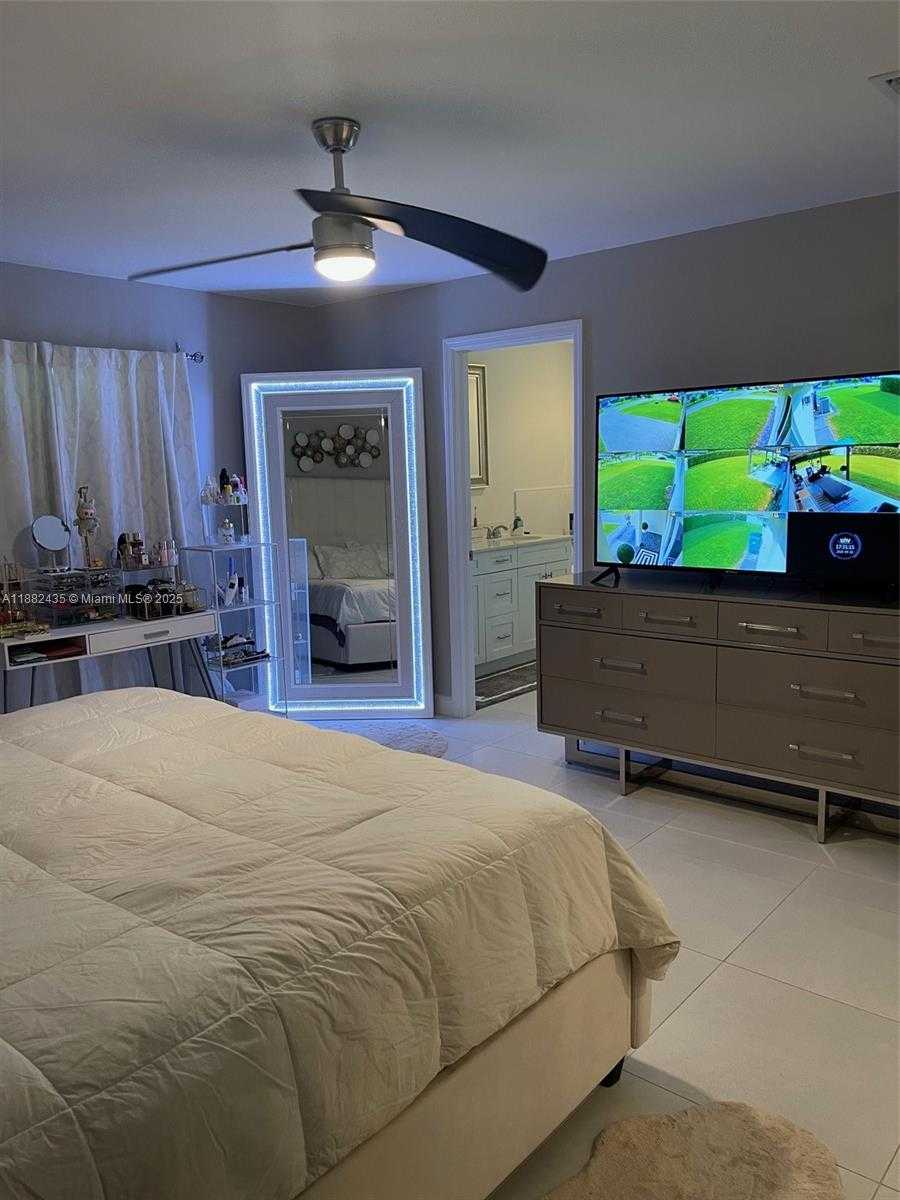 Small Image of 20605 SOUTH WEST 319TH ST, Homestead Number 24