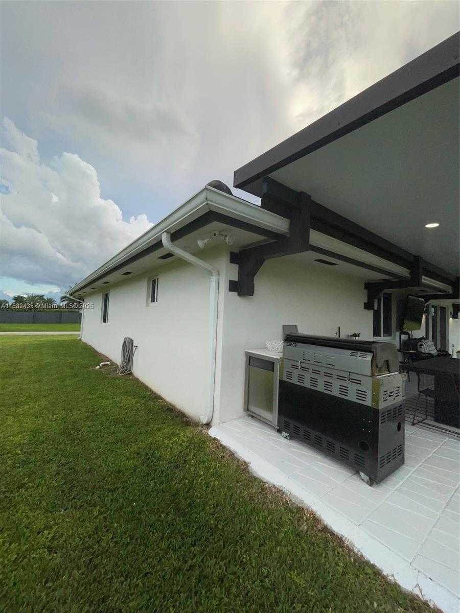 Small Image of 20605 SOUTH WEST 319TH ST, Homestead Number 63