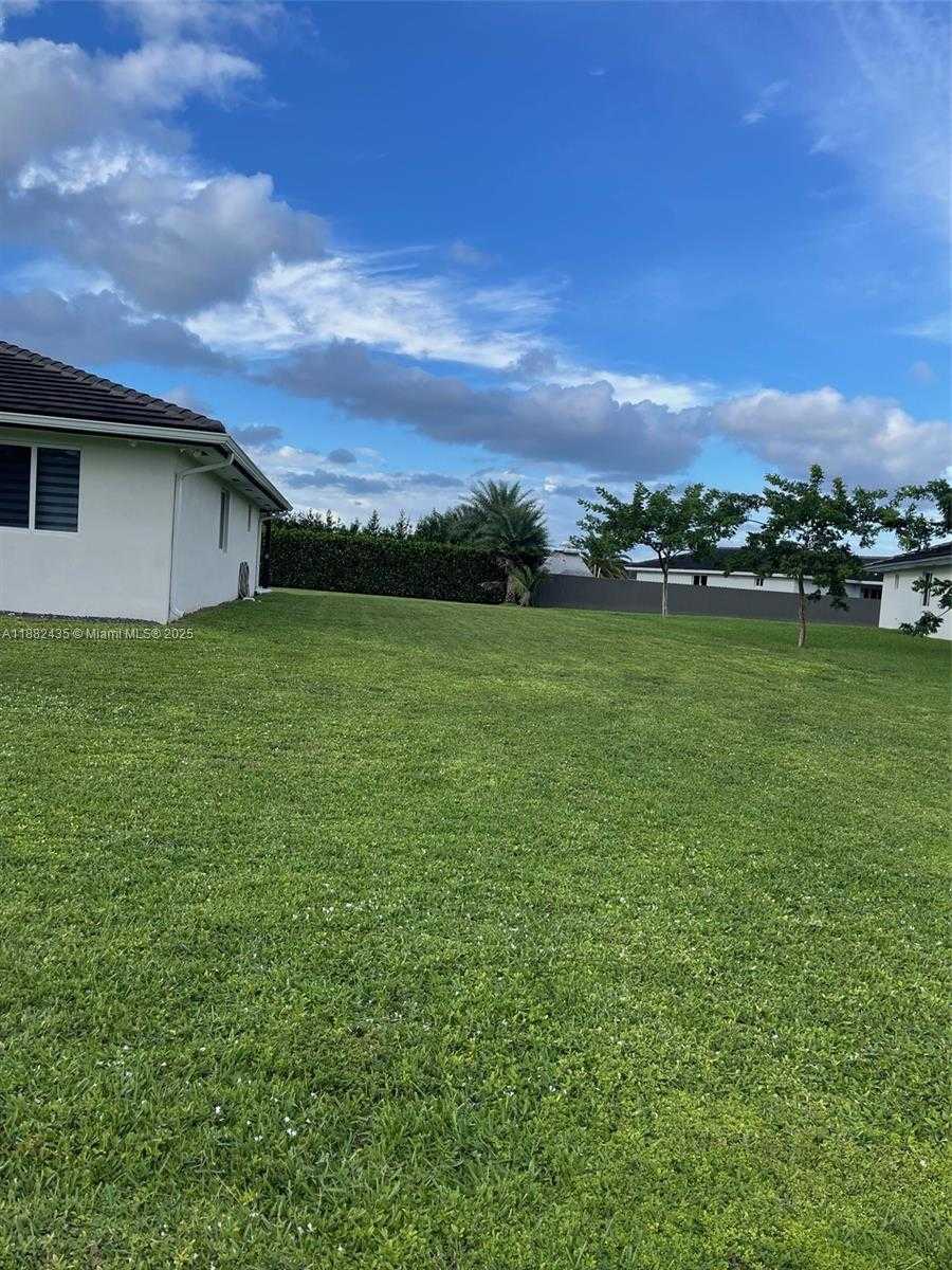 Small Image of 20605 SOUTH WEST 319TH ST, Homestead Number 9