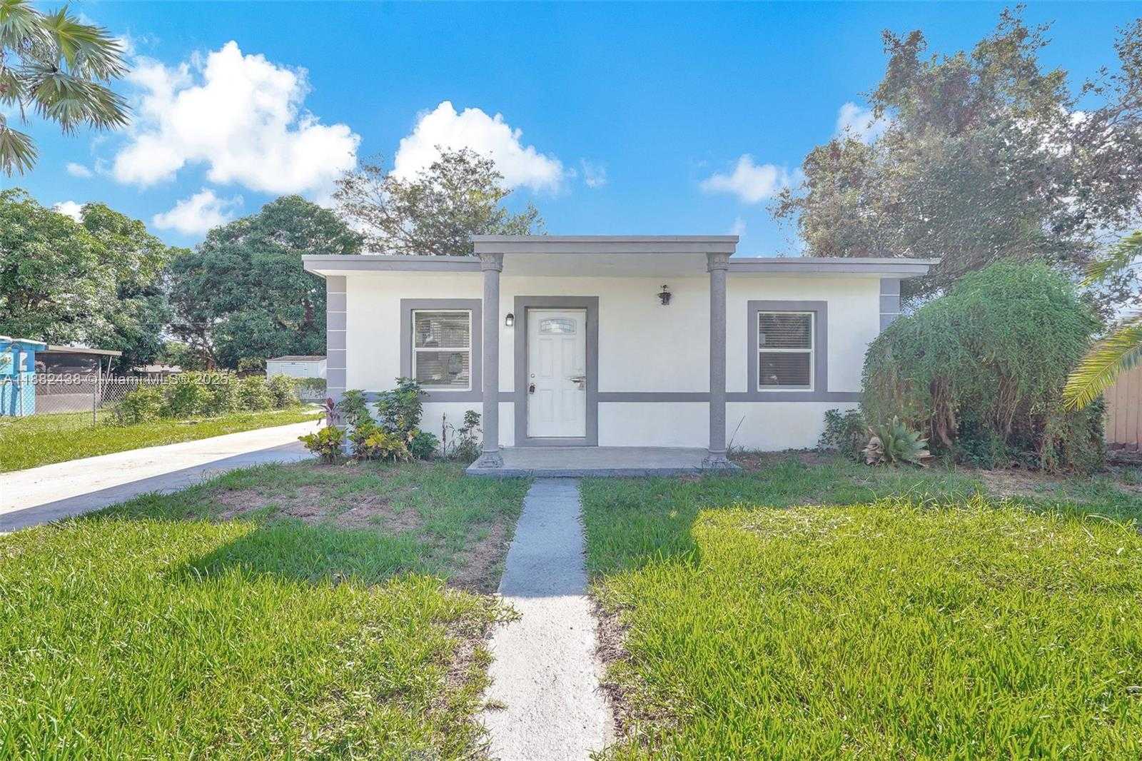 Small Image of 15955 NORTH WEST 21ST AVE, Miami Gardens Number 36
