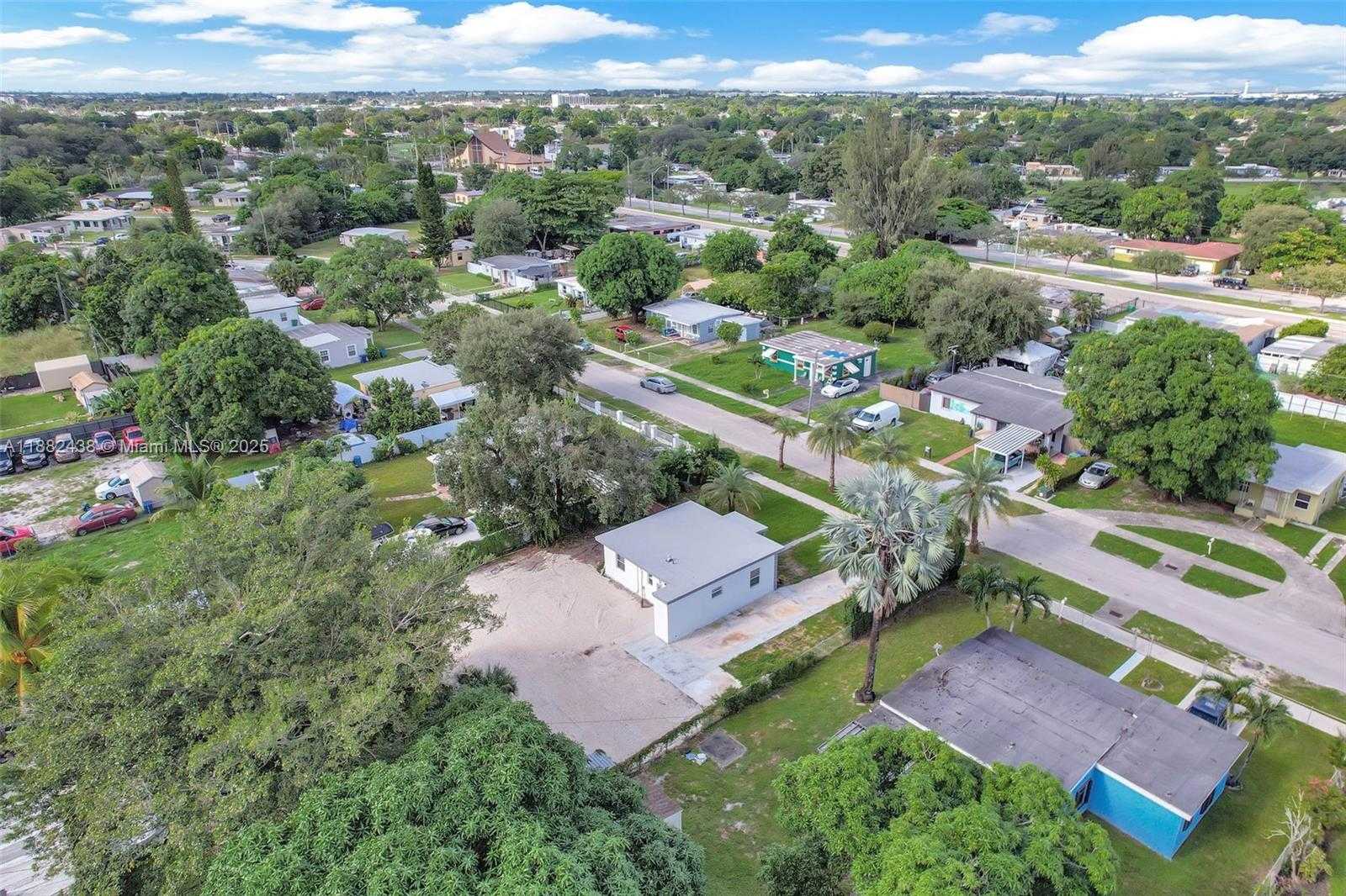Small Image of 15955 NORTH WEST 21ST AVE, Miami Gardens Number 49