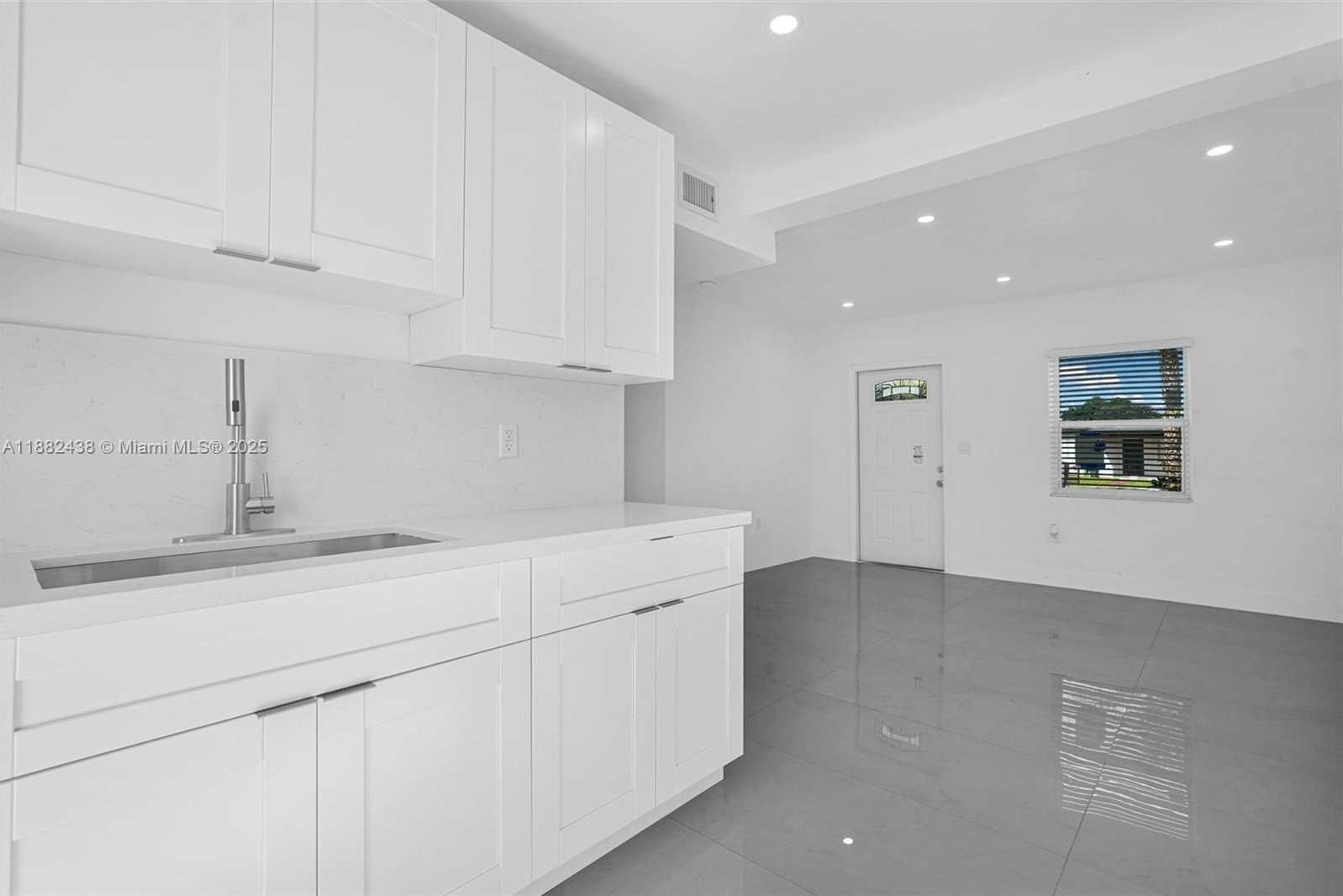 Small Image of 15955 NORTH WEST 21ST AVE, Miami Gardens Number 7