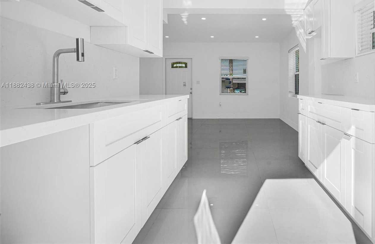 Small Image of 15955 NORTH WEST 21ST AVE, Miami Gardens Number 8