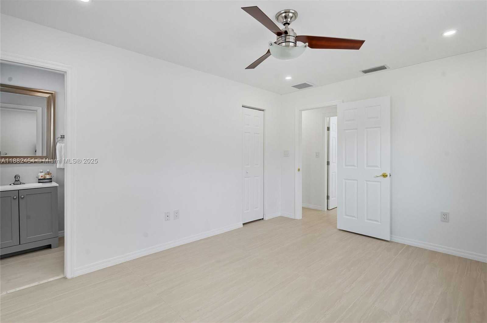 Small Image of 3024 NORTH 73RD TER, Hollywood Number 19
