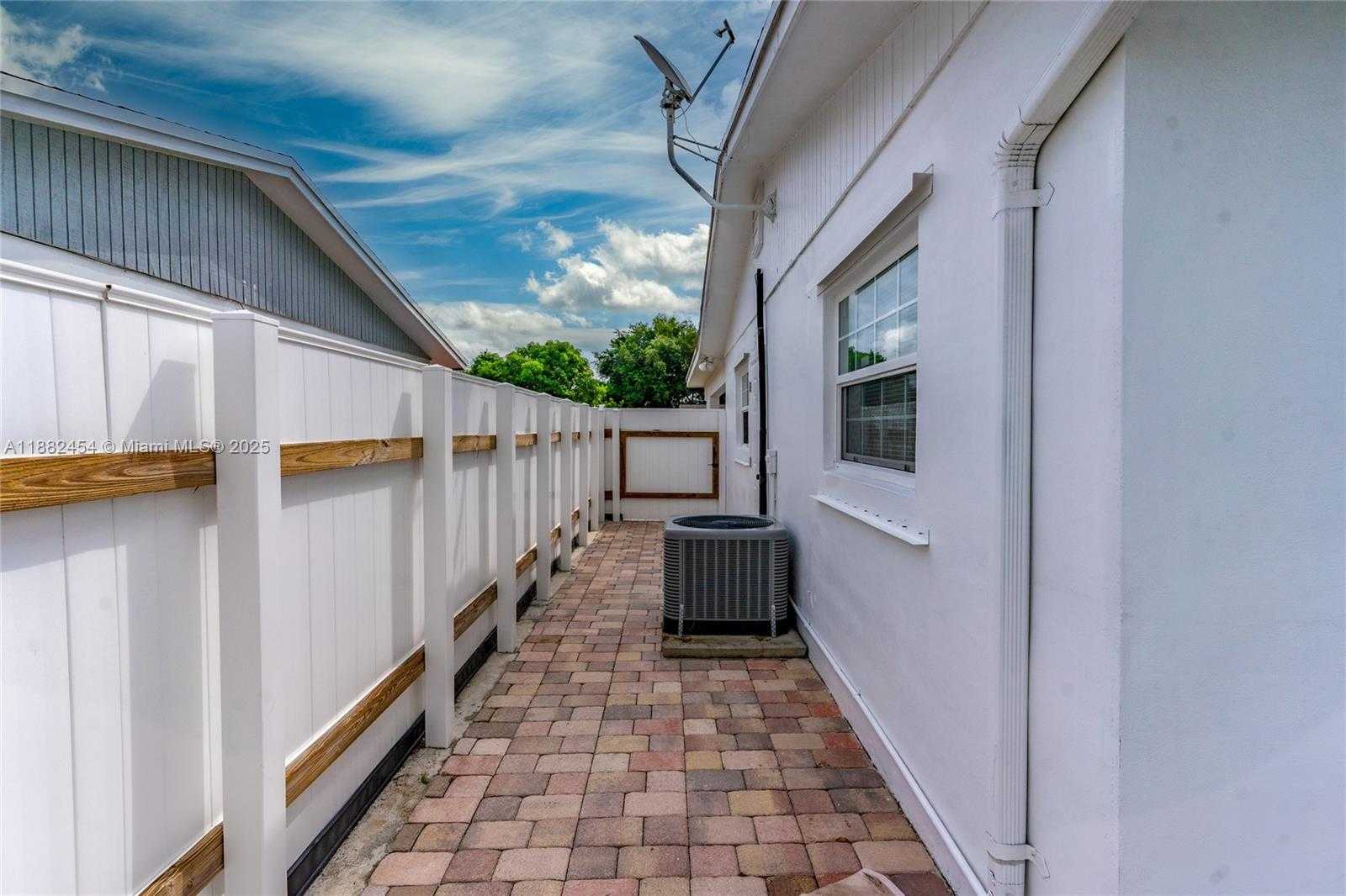 Small Image of 3024 NORTH 73RD TER, Hollywood Number 24