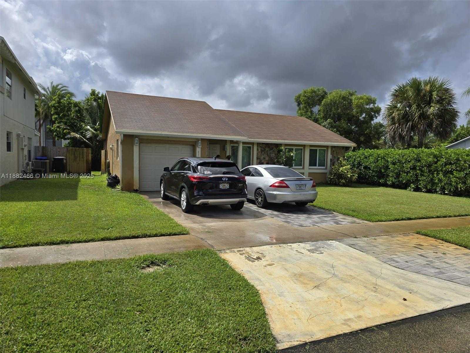 Small Image of 8102 SOUTH WEST 20TH ST, North Lauderdale Number 3