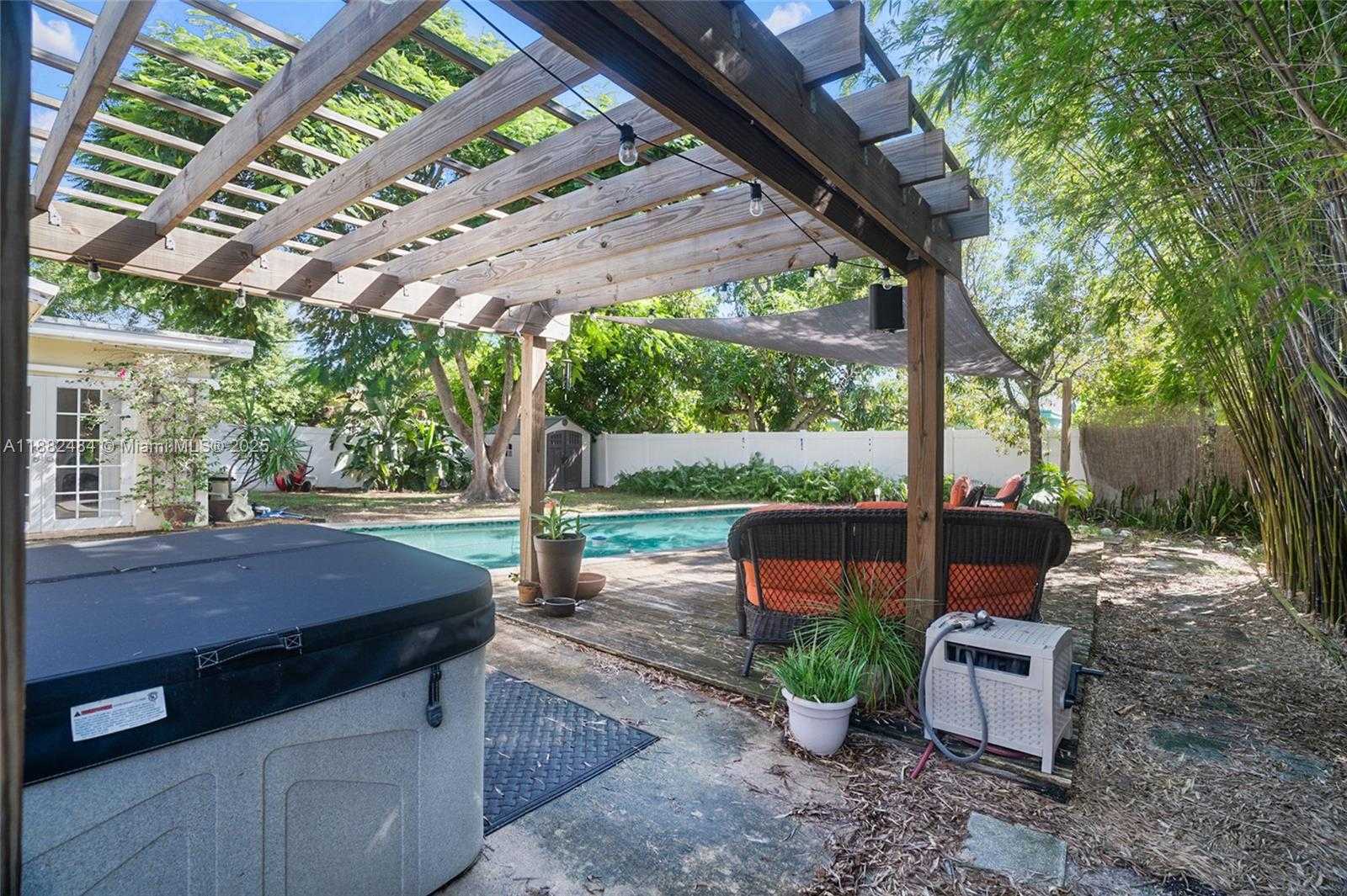 Small Image of 1620 NORTH WEST 2ND AVE, Pompano Beach Number 3
