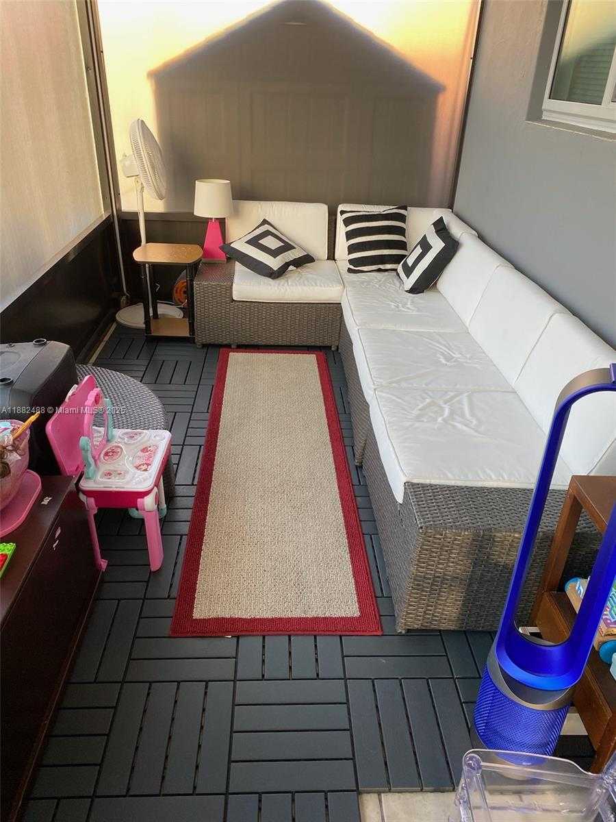 Small Image of 683 SOUTH EAST 6TH PL, Hialeah Number 14