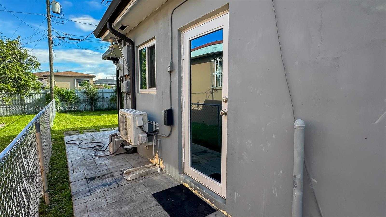 Small Image of 683 SOUTH EAST 6TH PL, Hialeah Number 7